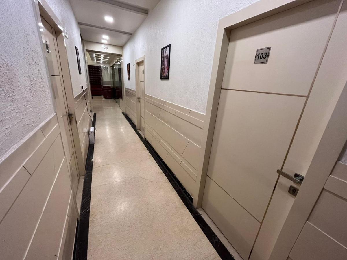 Hotel Sahib'S Red Carpet - Family & Corporate Hotel Chain Agra  Esterno foto